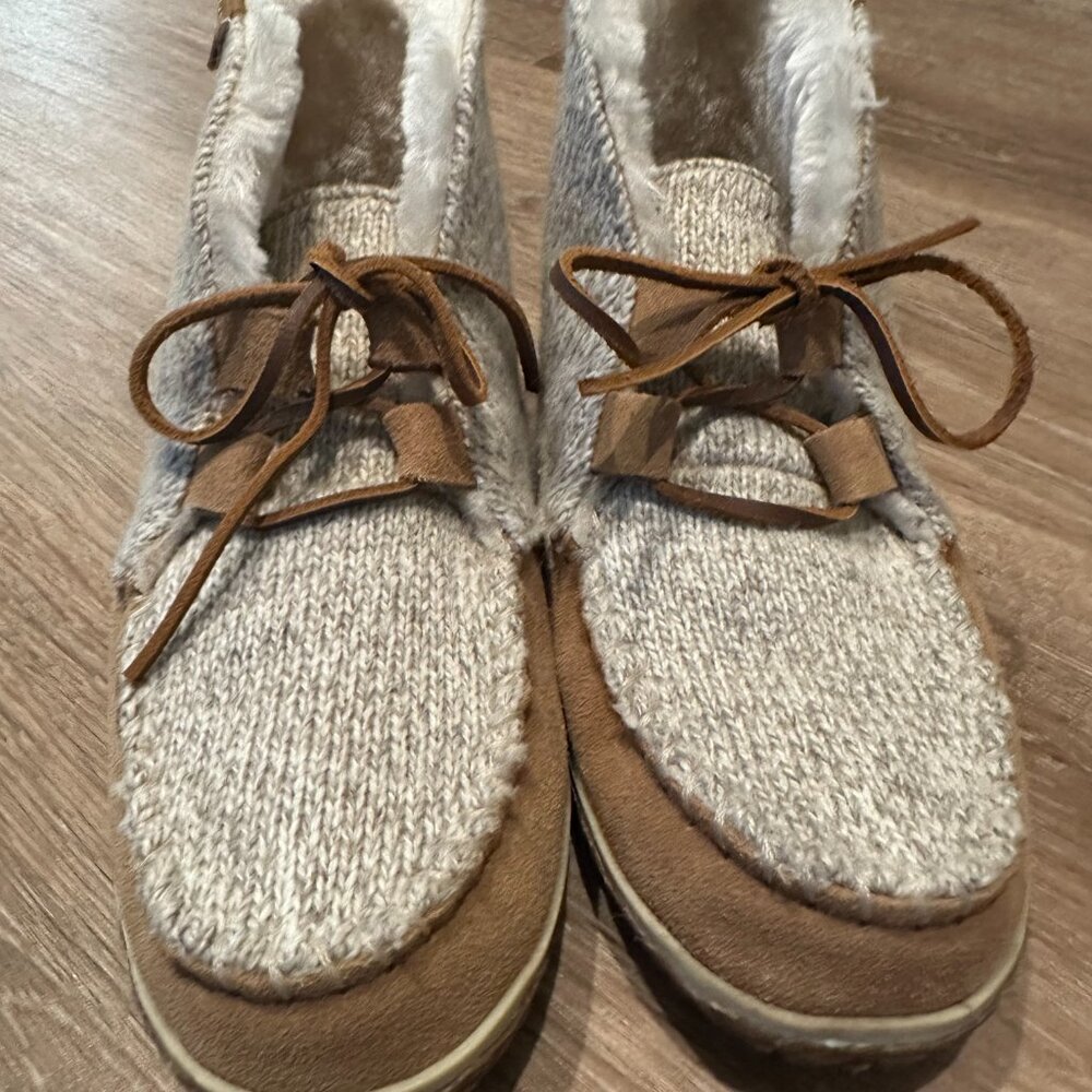 Minnetonka Torrey Slipper Boots